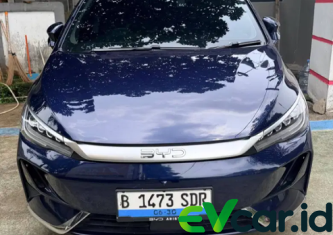 BYD M6 (2025)
